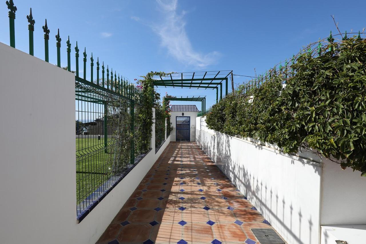 Banana Beach primera línea de playa Marbella Exterior foto